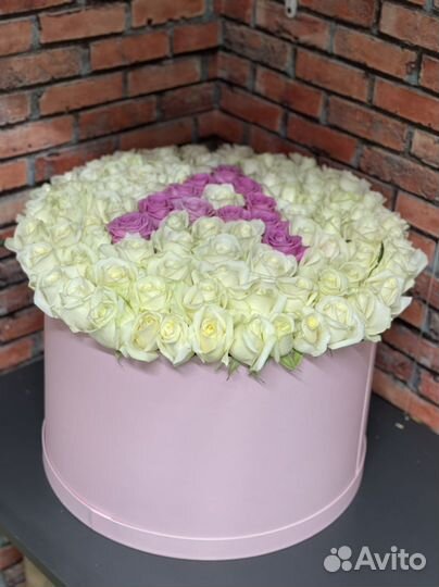 Цветы букеты в коропке 101штук