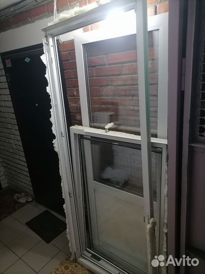 Балконная дверь с окном