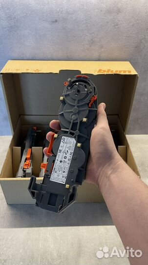 Сервопривод blum aventos servo-drive 21FA001