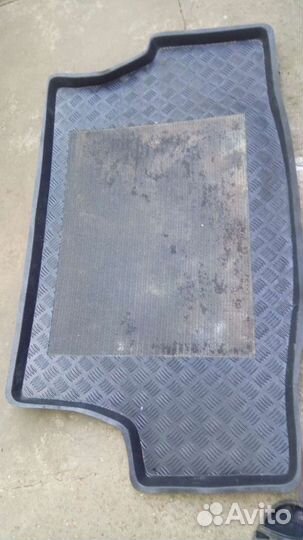 Коврик в багажник и в салон унивесальные