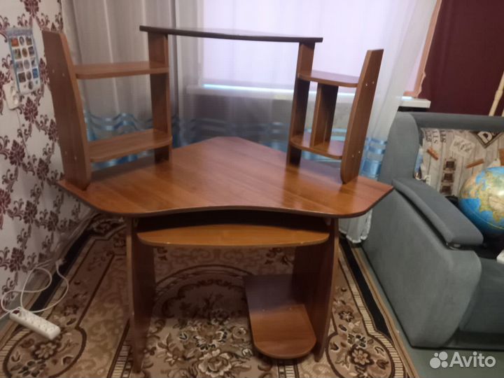 Компьютерный стол