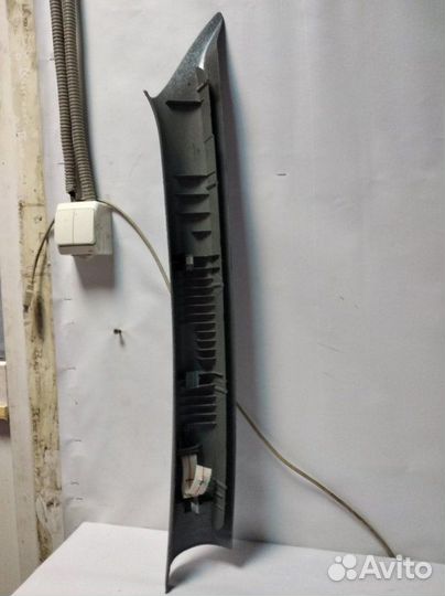 Обшивка стойки передняя левая Audi A4 B5 AQD