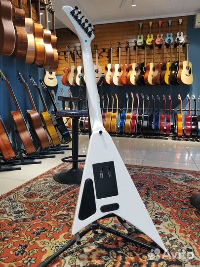 Электрогитара стрела