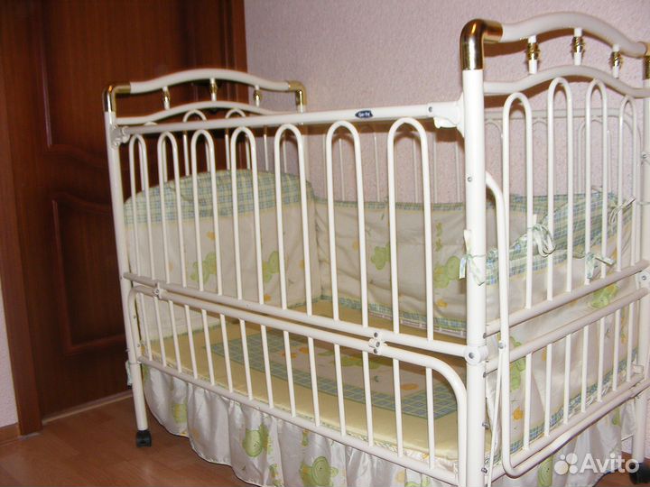 Детская кроватка