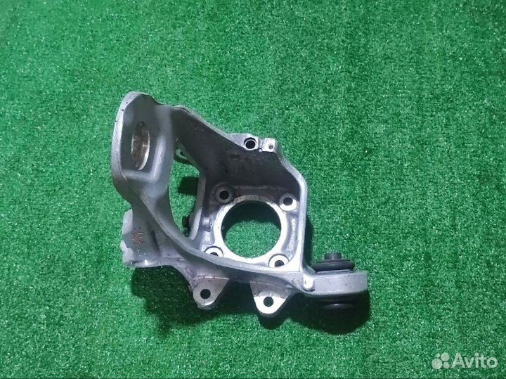 Кулак задний левый Bmw X5 E70