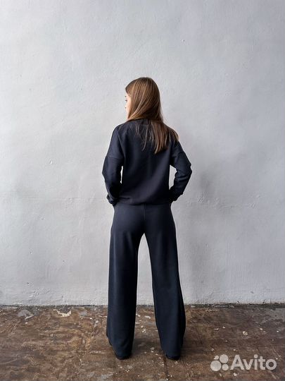 Спортивный костюм женский