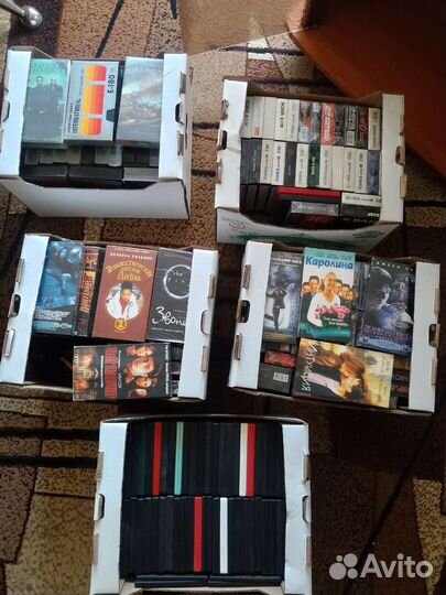 Видеокассеты VHS и DVD диски