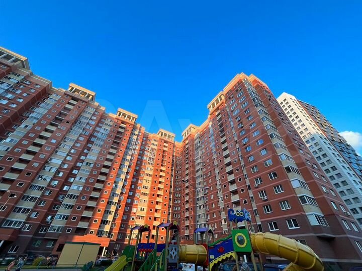 2-к. квартира, 63,2 м², 8/17 эт.