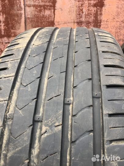 Kumho Ecsta HS51 235/45 R18