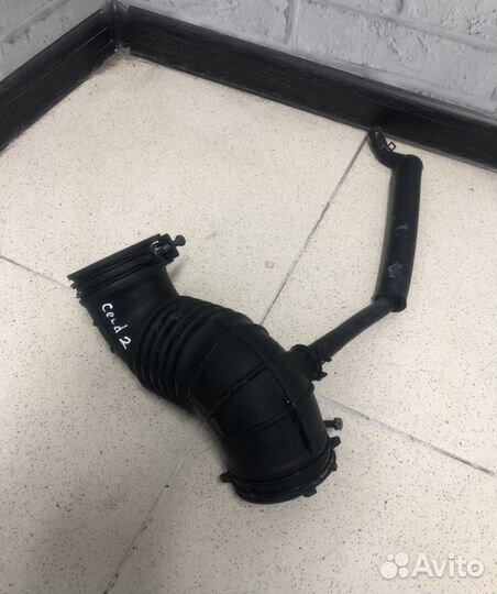 Патрубок воздушного фильтра Kia Ceed jd