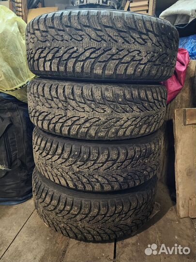 Nokian Tyres Hakkapeliitta 9 SUV 215/65 R16