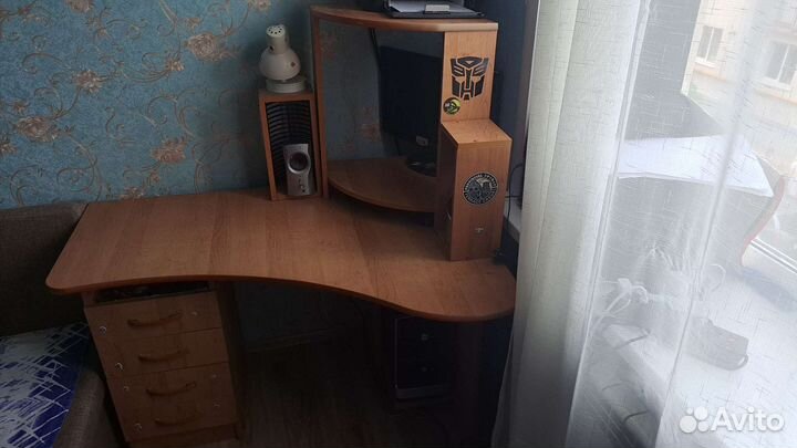 Компьютерный стол