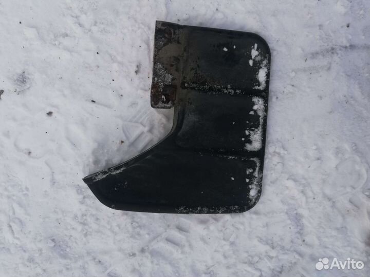 Брызговик Нива Шевроле