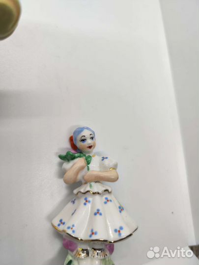 Статуэтка фарфор