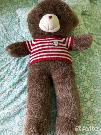 Большой плюшевый мишка