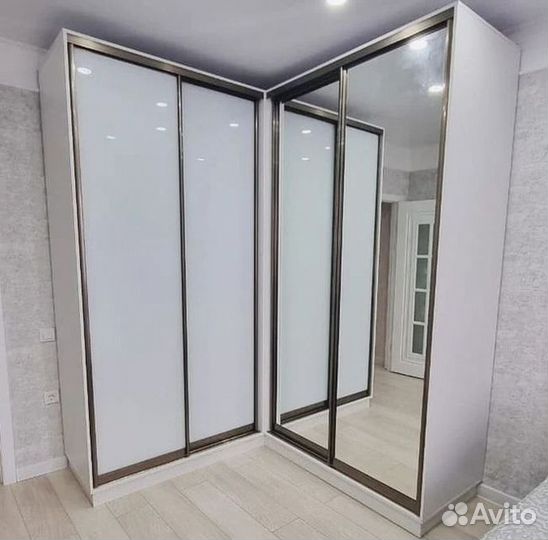 Встраиваемый шкаф