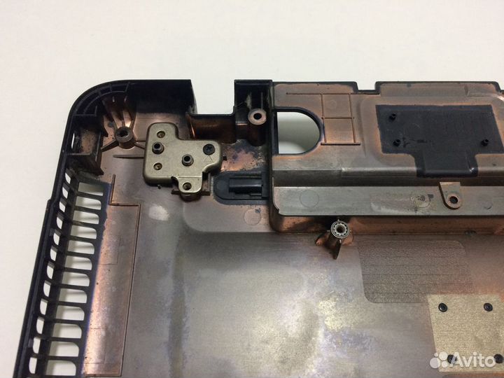 Поддон ноутбука Toshiba L750D