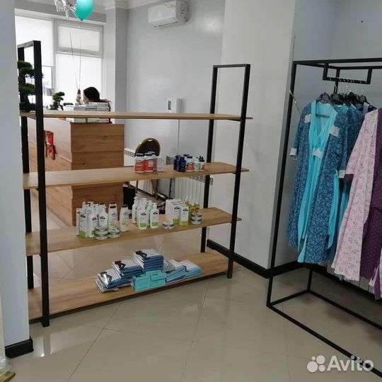 Торговое оборудование для магазина одежды