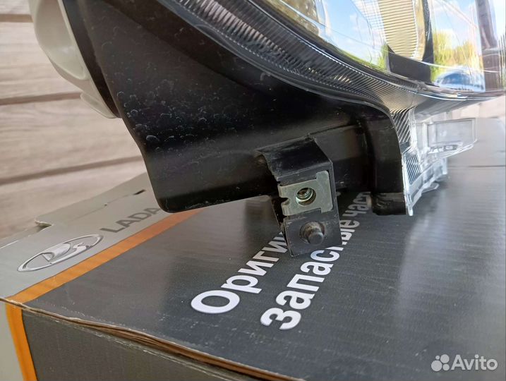 Фара правая LADA vesta