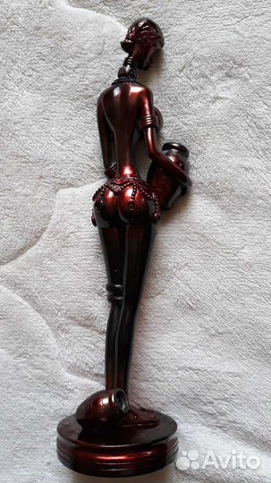 Статуэтка Негритянка с кувшином