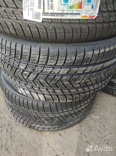 Pirelli Scorpion Winter 295/30 R21 и 265/35 R21