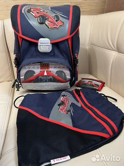 Рюкзак школьный