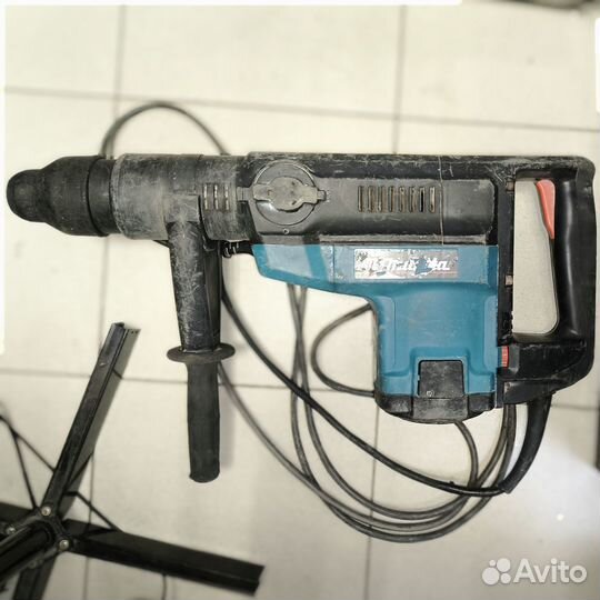 Перфоратор Makita HR 5001 C