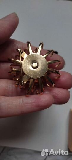 Брошь Sara Coventry. 