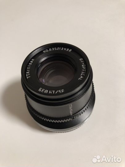 Объектив TTArtisan 35mm f/1.4 micro 4/3