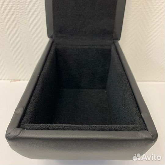 Штатный подлокотник ford focus III (2011)