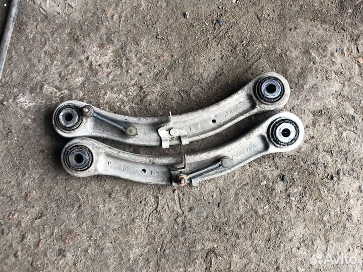 Задние рычаги Audi Q7