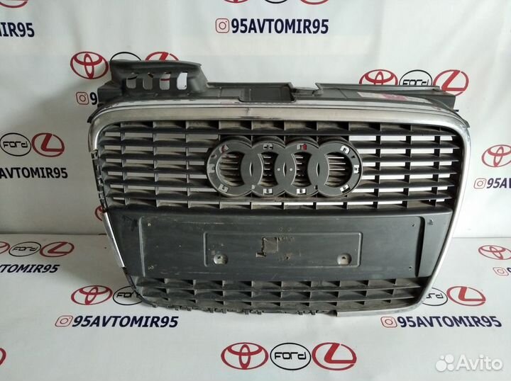 Решетка радиатора передняя B7 Audi A4 2005-2007
