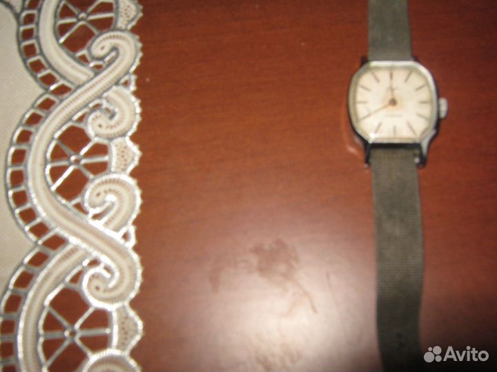 Часы наручные женские