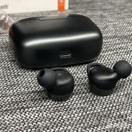 Беспроводные наушники JBL Live 300 TWS черные б/у