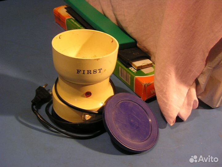 Немецкий измельчитель трав, крупы, кофе