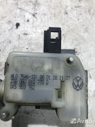 Активатор замка бензобака Skoda Octavia Tour