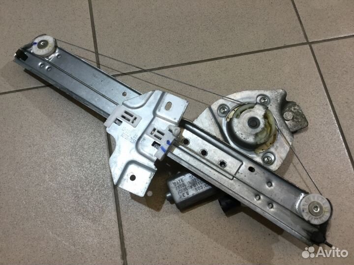 Стеклоподъемник задний правый Рено Сандеро 09-14
