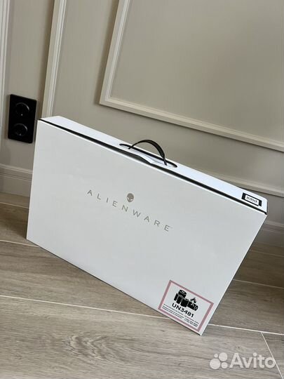 Alienware m18 R2