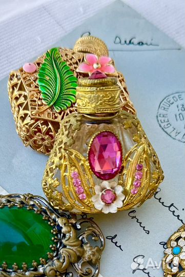 Брошка. Флакон. Виниаж Европа. Латунь