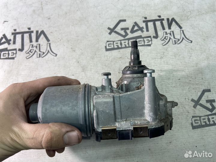 Моторчик стеклоочистителя передний Ford Focus 3