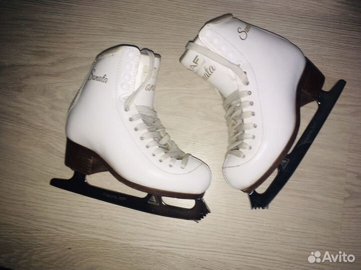 Фигурные коньки Graf