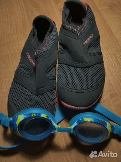 Аквашузы, тапочки для плавания и очки для плавания