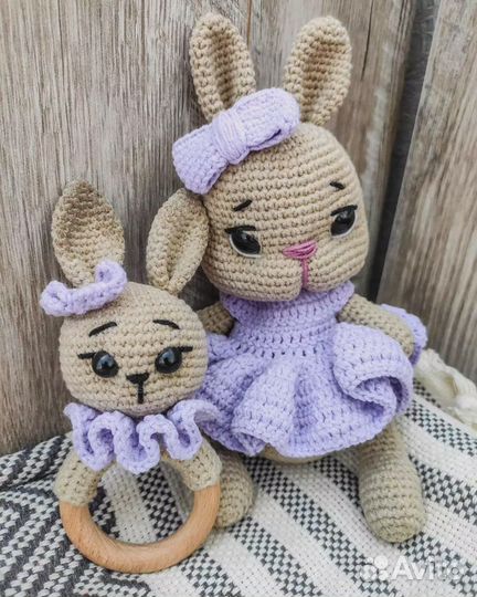 Вязаные игрушки зайка