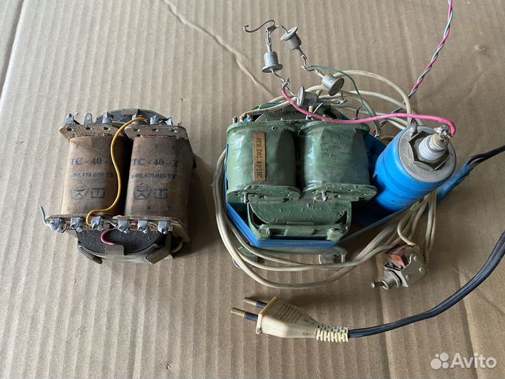 Радиолампы Трансформатор Конденсаторы
