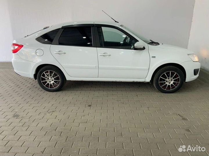 LADA Granta 1.6 МТ, 2015, 82 172 км