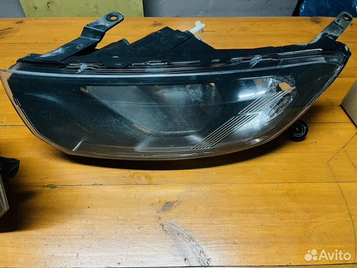 Передние фары на LADA гранту