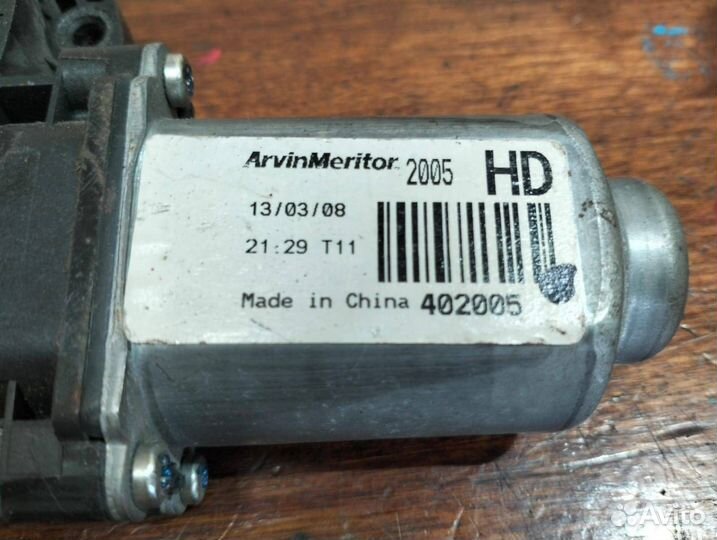 Моторчик стеклоподъемника передний левый Hyundai E