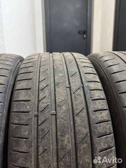 Kumho Ecsta PS71 SUV 245/45 R19 98W