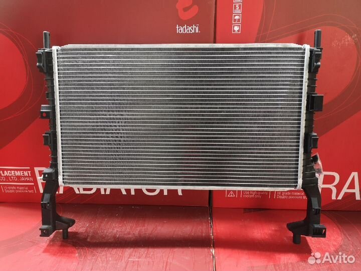 Радиатор двс Ford Mustang 2.3