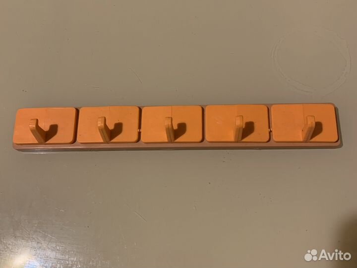 Вешалка пластиковая